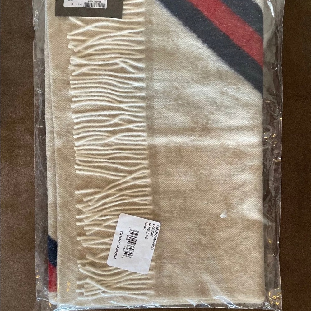Gucci Scarf - Picture 3 of 4